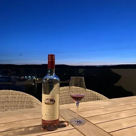 Mosel Sky Lounge With Loggia & Panoramic View דירה Kenn