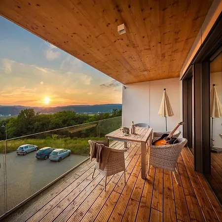 Mosel Sky Lounge With Loggia & Panoramic View Kenn