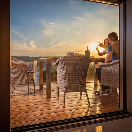 Mosel Sky Lounge With Loggia & Panoramic View דירה