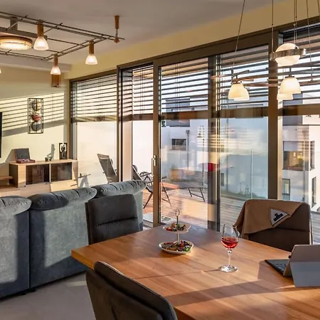 Mosel Sky Lounge With Loggia & Panoramic View Apartment *